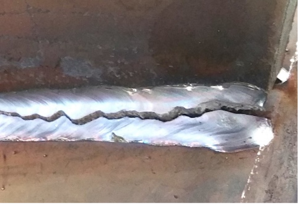 centerline weld crack